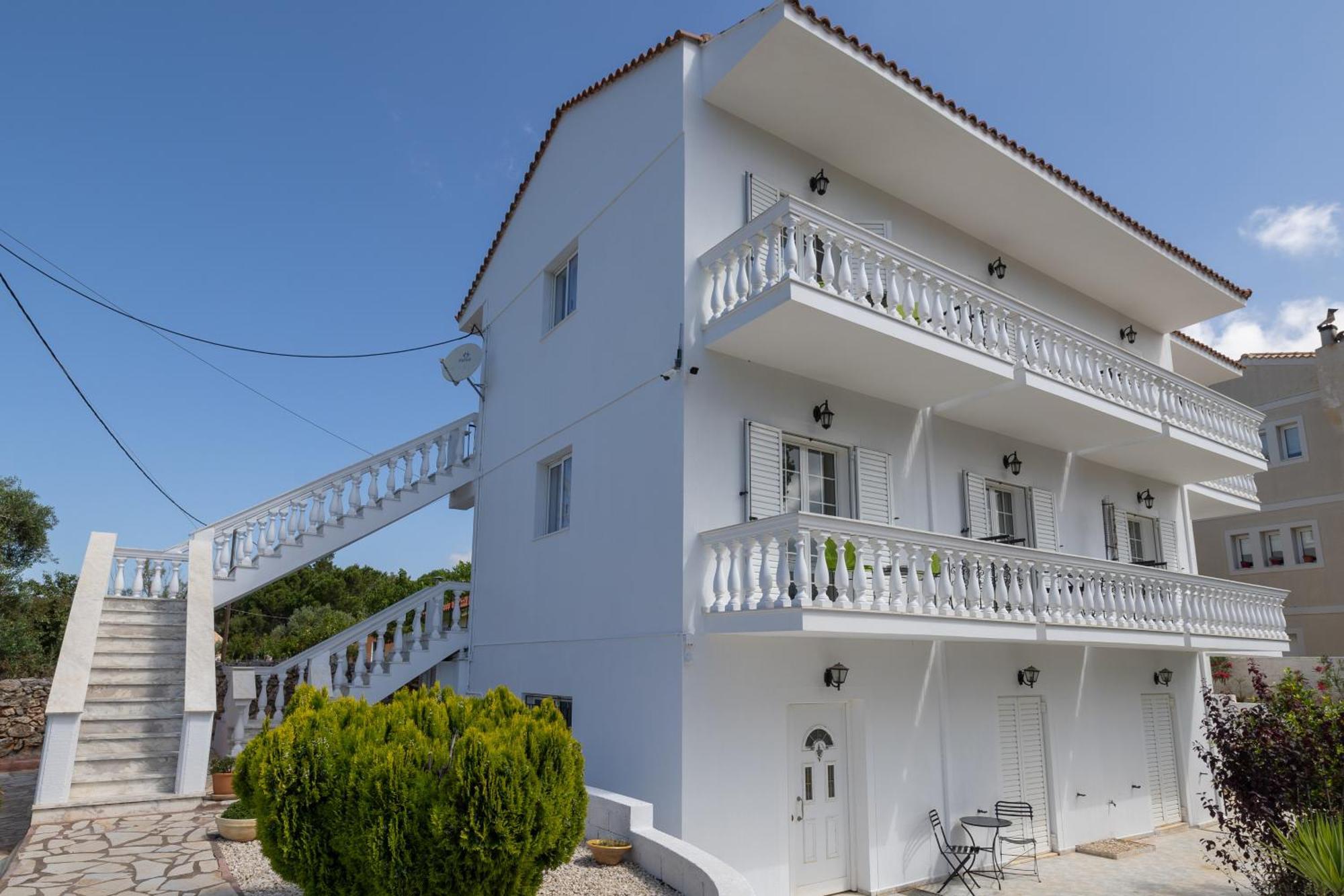 White House Studios & Apartments Argostoli  Exterior photo